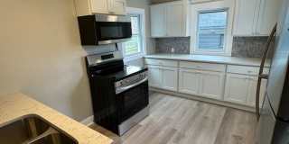 Beautiful Newly Renovated Home 4 BEDROOM 2 BATH Gallery 6