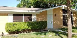 Welcome home to 214 Beechwood! Gallery 1