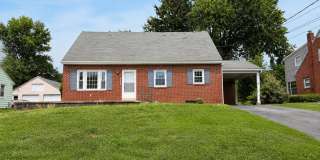 Beautiful 3 Bedroom 1 bathroom Cape Cod with Bonus Room! Gallery 1