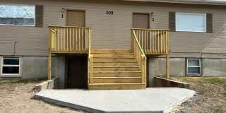 Freshly updated 1-bedroom, 1-bath apartment in Grandview Plaza! Gallery 1