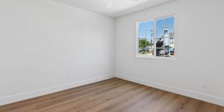 4264 42nd St Gallery 13