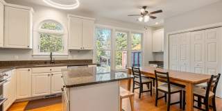 Beautiful Southern Village townhome - Furnished - Mid / Long Term lease options Gallery 11