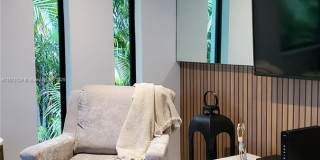 77 Ne 43rd St Gallery 4