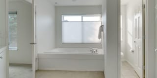 Spacious 4BR / 3BA Home in Desirable Bethany Area Gallery 36