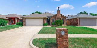 Two reasons to stop scrolling: the schools and the bathrooms. 3/2/2 Home in Putnam City Northaven Neighborhood Gallery 1