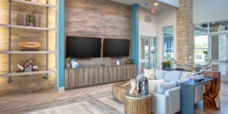 Williamson at the Overlook Gallery 13