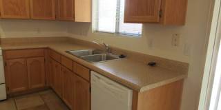 Unfurnished Free Standing home in a comfortable cul-de-sac Gallery 12