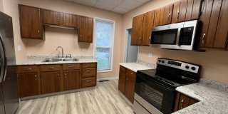 Newly Remodeled 4 Bed House Available Now! Gallery 1