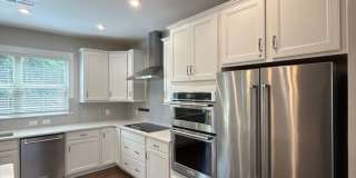 Incredible Townhome in Near Uptown with Move-In Special! Gallery 15