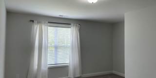 Like new home on cul-de-sac lot with 3 bedrooms, loft and 2.5 bathrooms! Gallery 23