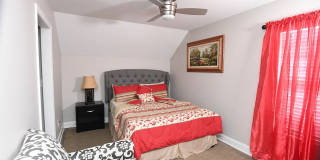 Room in 4 Bedroom Home at S Person St Gallery 9