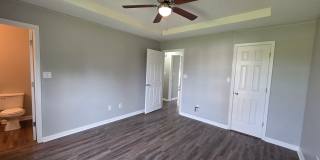 Comfort and Convenience Ranch Home Awaits - One Month FREE with 13 Month Lease! Gallery 10