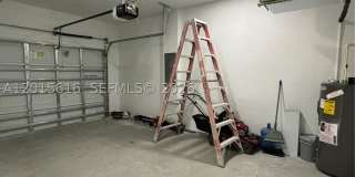 1006/1008 W 12TH ST Gallery 21