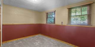 Beautiful 4 bed, 2 bath on Cul-de-sac  w/ large yard available in Central Loveland Gallery 25