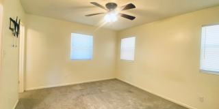 4 Bedroom Home with Large Family Room, Huge Fenced Yard, Workshop & Pool Gallery 28