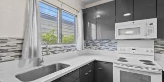 Renovated Tropic Gardens Town House for rent! Gallery 9