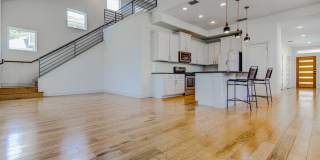 Elegant 4BR Home with Bonus Room & Designer Finishes Elegant 4BR Home with Bonus Room & Designer Finishes Gallery 8