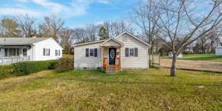 Updated 2-Bedroom Home Walking Distance to Longwood University! Gallery 1