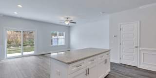 Beautiful Town Home!! Available Now! Gallery 9