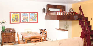 Charming 7 Bedroom-No Broker Fee Gallery 4
