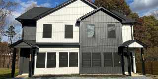 Gorgeous townhome on Candlers Mt! Close to LU. Gallery 1