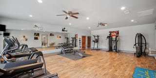 Lake Villas Apartments Gallery 24