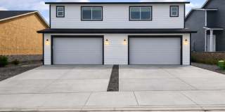 $1000 OFF YOUR 1ST MONTHS RENT! BRAND NEW TOWNHOME IN THE DESIRABLE SOUTHRIDGE AREA! Gallery 47