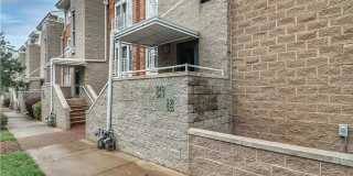 Room in 2 Bedroom Home at Donatello Ave Gallery 25