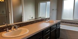 Updated 4 Bedroom Lacey/Hawks Prairie Home for Rent Gallery 15