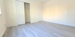 261 Wood Avenue Gallery 10