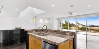 3 Bed 3 Bath Ocean View, Penthouse "Mark Singer" Residence in Downtown Laguna Beach Gallery 14