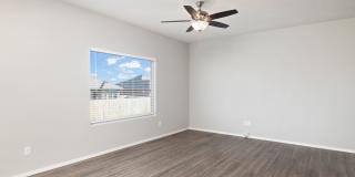 Spacious 3 Bedroom Duplex! Gallery 15