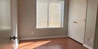 9505D University Terrace Gallery 13