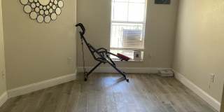 2410 West Azeele Street Gallery 4