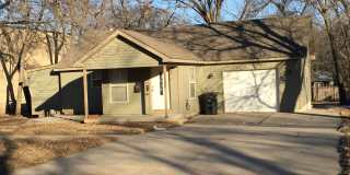 2 Bedroom, 2 Bath, Garage, Appliances Included, VERY Nice Gallery 1