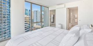 Sky Ala Moana #1701: Spacious Condo w/ Ocean Views Gallery 21