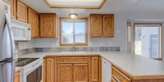3BD Home on an Oversized Lot with a Standalone SHOP!! Gallery 5