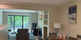 Short-mid term housing, furnished condo 2 bed/2 bath walking distance to Pearl St., CU and close to Hiking and Biking Gallery 16