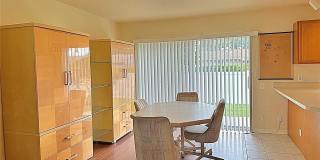 13129 THOROUGHBRED Loop Gallery 3