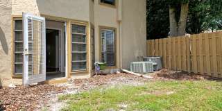 Spacious 2bd 2bth home with bonus Florida room! Gallery 26