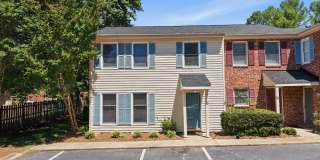 Beautiful Durham 3 Bed Townhome | Minutes from RTP & Southpoint Gallery 1
