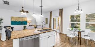 4/3/2 HOME IN EDINA GARDEN OF EDEN Gallery 22