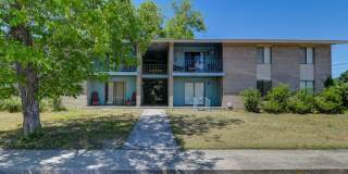 Walkable Downtown Lexington Condo | First-Floor 2BR in Shadow Moss Gallery 1
