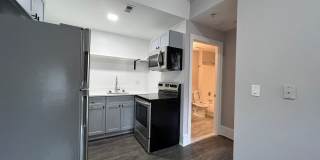 306 W Franklin Gallery 40