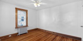 Charming 2BR apartment in Newport Gallery 5