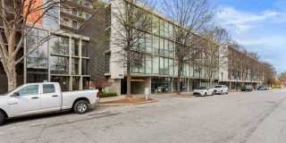 Awesome 1BR Loft Style Condo Overlooking Midtown! Gallery 37