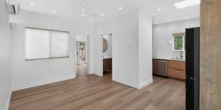 NEW HOUSE 1/1 with side patio and modern finishings! Gallery 10