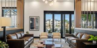 The Hadley Gallery 16