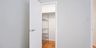 UNIQUE ONE BEDROOM AND DEN CONDO IS NOW AVAILABLE IN THE HIGHLY DESIREABLE PARKSIDE PLAZA CONDOMINIUM Gallery 26