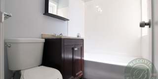 1110 W Glenlake Ave Gallery 14